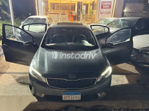 كيا كي 4 2018 رمادي مستعملة للبيع - 1