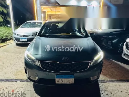 كيا كي 4 2018 رمادي مستعملة للبيع - 2