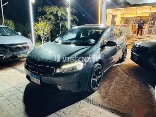 كيا كي 4 2018 رمادي مستعملة للبيع - 3