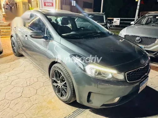 كيا كي 4 2018 رمادي مستعملة للبيع - 4