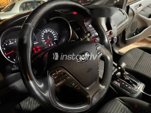 كيا كي 4 2018 رمادي مستعملة للبيع - 10