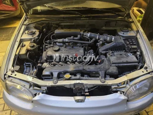 هيونداي اكسنت 2001 فضي مستعملة للبيع - 5