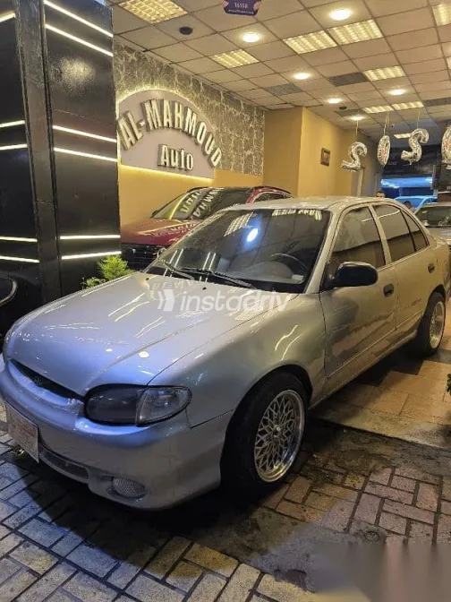 هيونداي اكسنت 2001 فضي مستعملة للبيع - 7