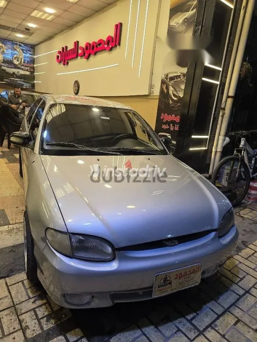 هيونداي اكسنت 2001 فضي مستعملة للبيع - 9