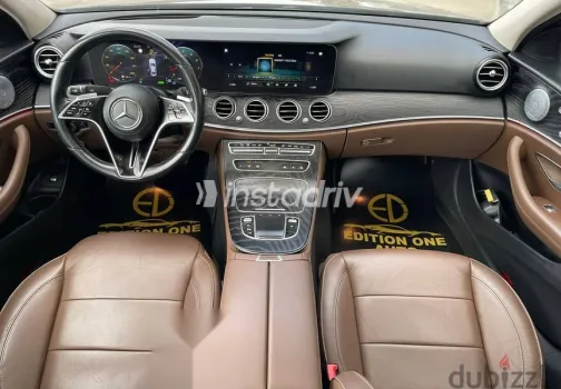 مرسيدس E 300 2021 أسود مستعملة للبيع - 9