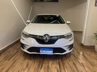 رينو ميجان 2022 أبيض مستعملة للبيع