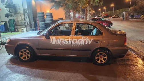 هيونداي فيرنا 2010 رمادي مستعملة للبيع - 4