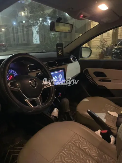 Renault Duster 2019 White Used for Sale - 4