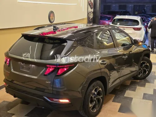 هيونداي توسان 2022 رمادي مستعملة للبيع - 2