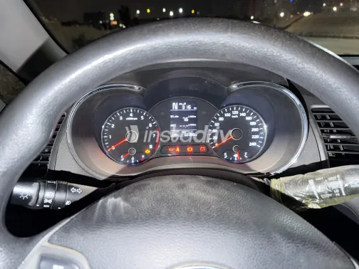 Kia Cerato 2017 White Used for Sale - 3