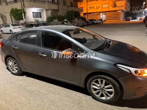 Kia Cerato 2017 White Used for Sale - 5