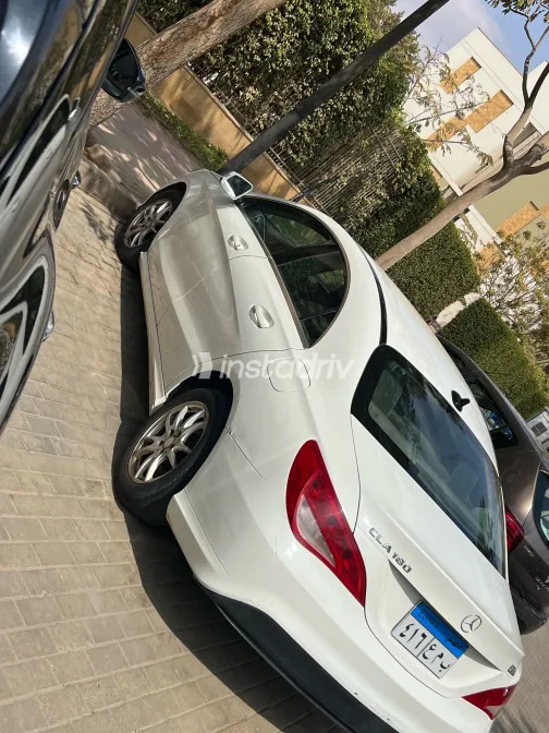 مرسيدس CLA 180 2015 أبيض مستعملة للبيع - 1
