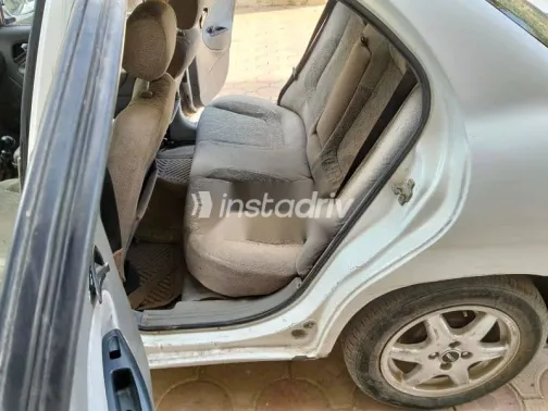 دايو نوبيرا 2003 أبيض مستعملة للبيع - 9