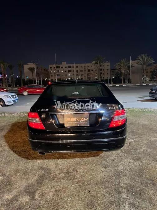 مرسيدس C 250 2011 أسود مستعملة للبيع - 2