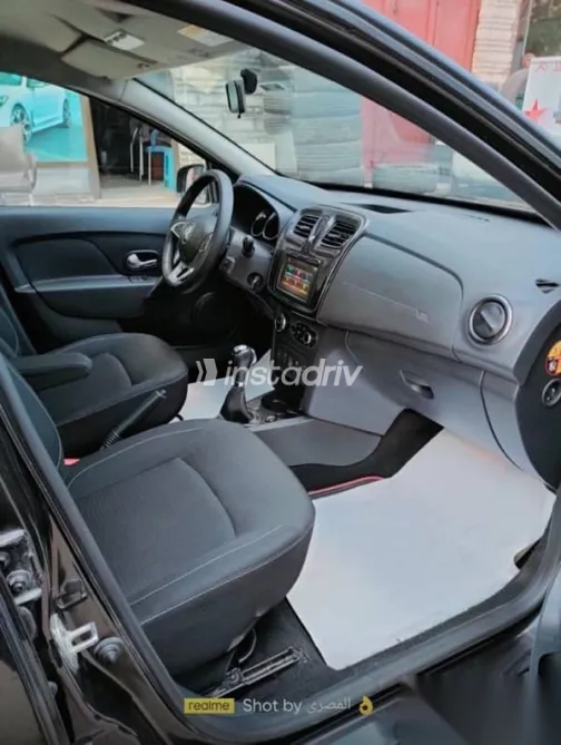 Renault Logan 2020 Gray Used for Sale - 1