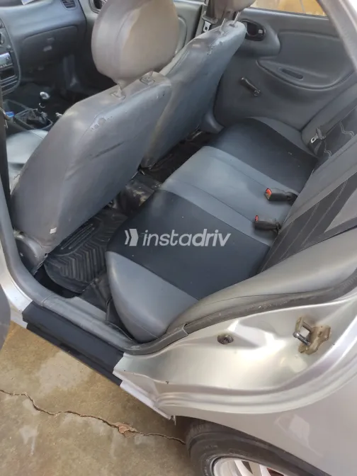 دايو لانوس 2001 أبيض مستعملة للبيع - 3