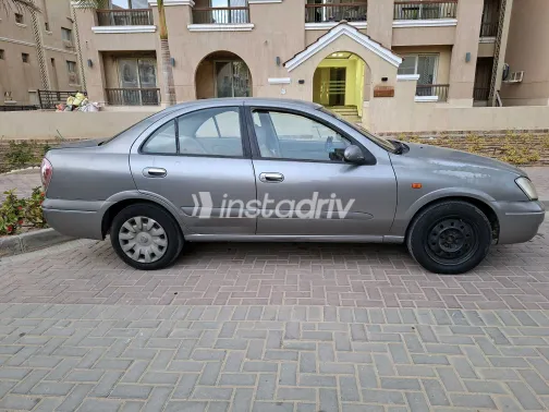 نيسان صنى 2014 أبيض مستعملة للبيع - 1