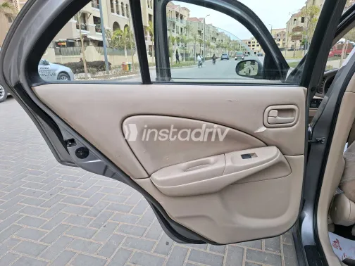 نيسان صنى 2014 أبيض مستعملة للبيع - 9