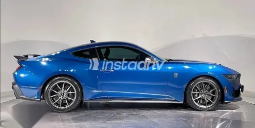 فورد موستانج 2024 أزرق غامق مستعملة للبيع - 4