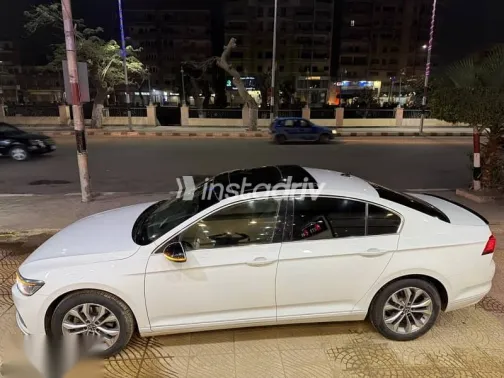 Volkswagen Passat 2022 White Used for Sale - 5