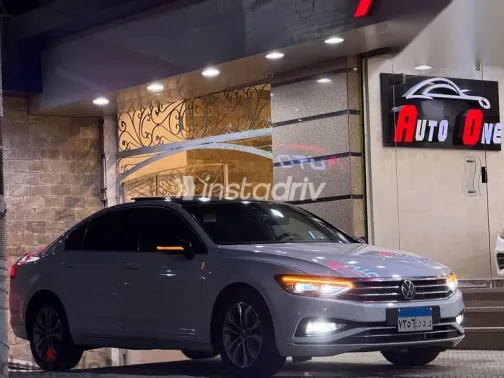 Volkswagen Passat 2022 White Used for Sale - 6