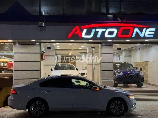 Volkswagen Passat 2022 White Used for Sale - 8