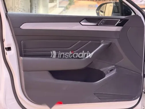 Volkswagen Passat 2022 White Used for Sale - 9
