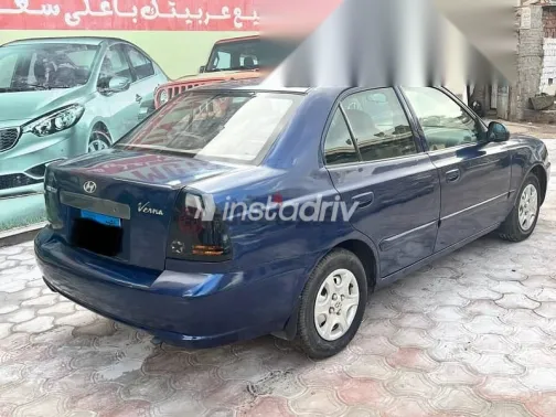 هيونداي فيرنا 2008 أزرق غامق مستعملة للبيع - 4