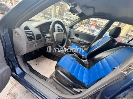 هيونداي فيرنا 2008 أزرق غامق مستعملة للبيع - 6