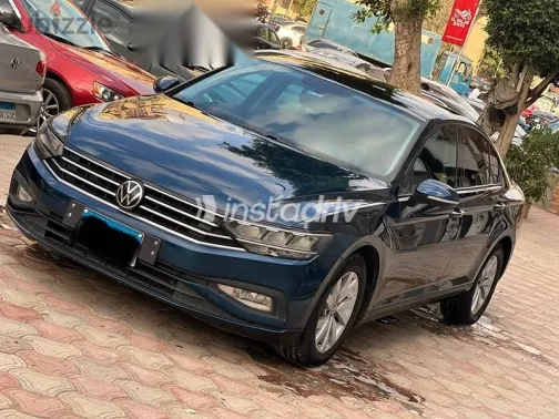 فولكس فاغن باسات 2021 أزرق غامق مستعملة للبيع - 3