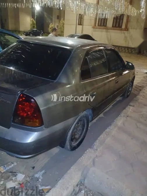 هيونداي فيرنا 2008 فضي مستعملة للبيع - 2