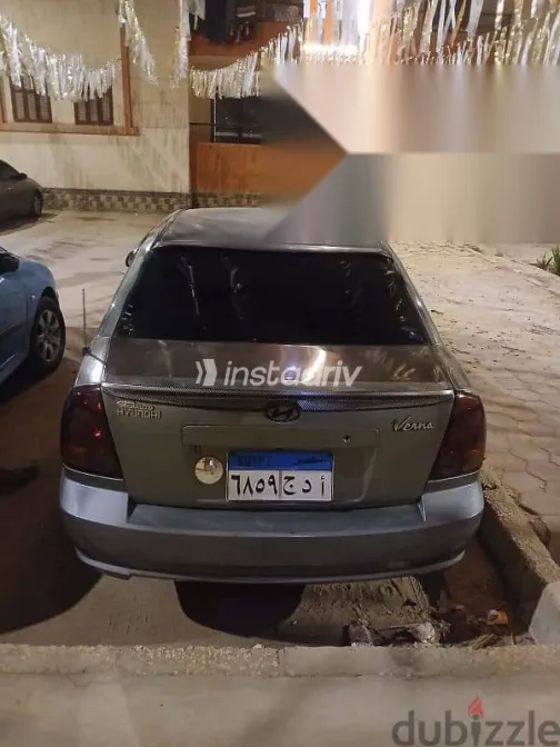 هيونداي فيرنا 2008 فضي مستعملة للبيع - 3