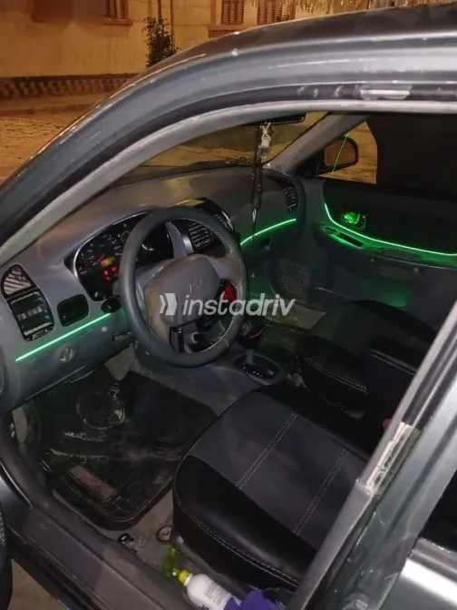 هيونداي فيرنا 2008 فضي مستعملة للبيع - 5