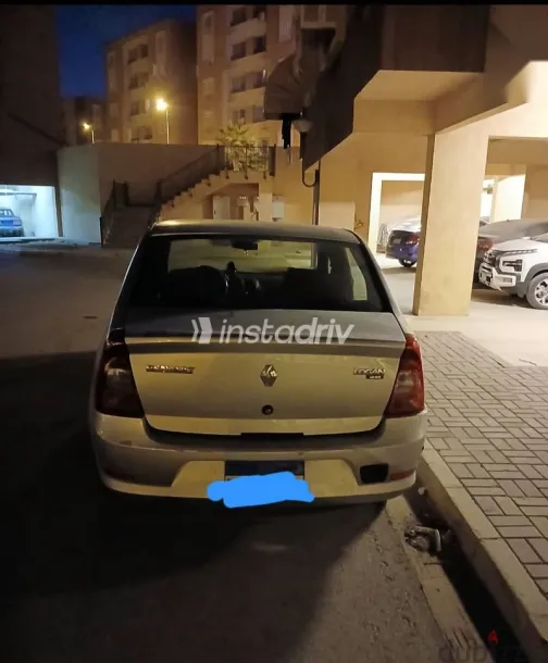 رينو لوجان 2010 فضي مستعملة للبيع - 2