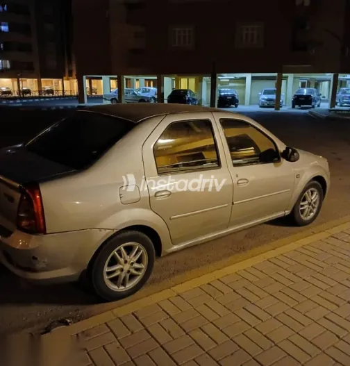 رينو لوجان 2010 فضي مستعملة للبيع - 4