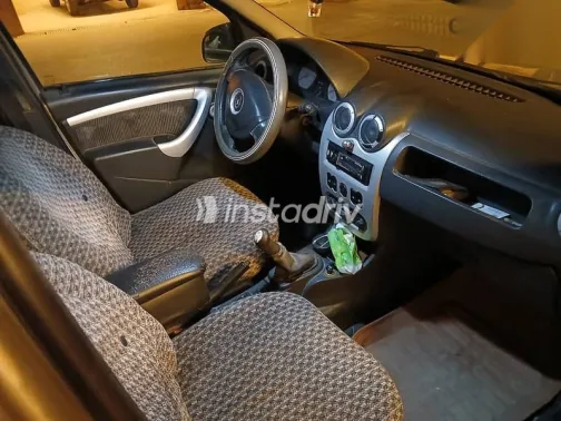 رينو لوجان 2010 فضي مستعملة للبيع - 5