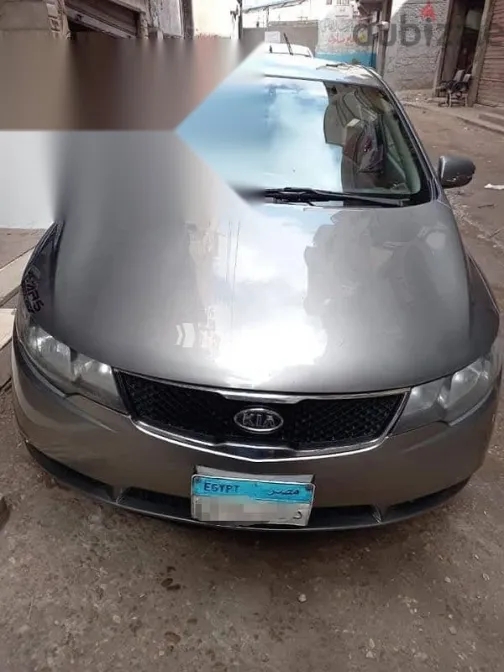 كيا سيراتو 2010 فضي مستعملة للبيع - 5
