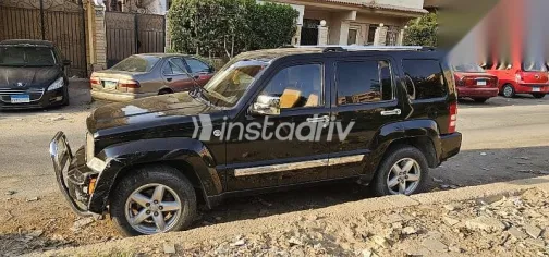 جيب شيروكي 2011 أسود مستعملة للبيع - 3