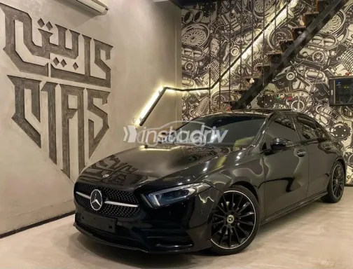 مرسيدس A 200 2020 أسود مستعملة للبيع - 1