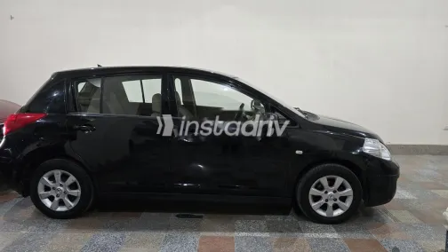 نيسان تيدا 2012 أسود مستعملة للبيع - 3