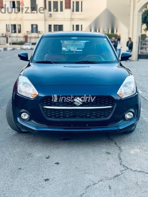 سوزوكى سويفت 2022 أزرق غامق مستعملة للبيع - 1