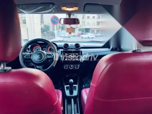 سوزوكى سويفت 2022 أزرق غامق مستعملة للبيع - 4