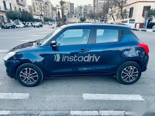 سوزوكى سويفت 2022 أزرق غامق مستعملة للبيع - 7