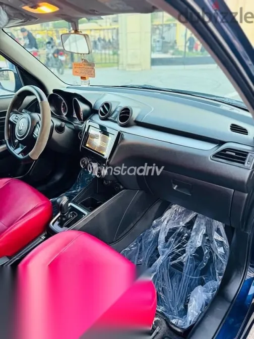 سوزوكى سويفت 2022 أزرق غامق مستعملة للبيع - 10