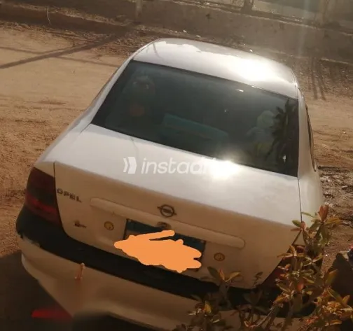 اوبل فيكترا 1998 أبيض مستعملة للبيع - 4