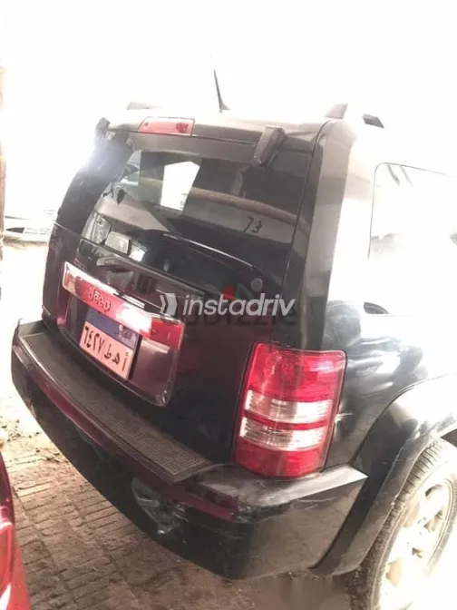 جيب شيروكي 2011 أسود مستعملة للبيع - 4