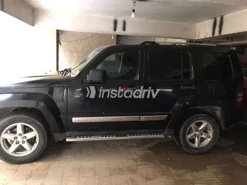جيب شيروكي 2011 أسود مستعملة للبيع - 6