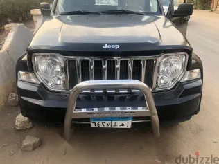 جيب شيروكي 2011 أسود مستعملة للبيع