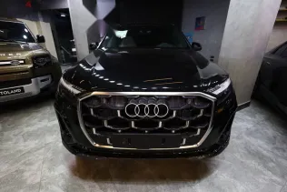 اودي Q7 2025 أسود جديدة للبيع
