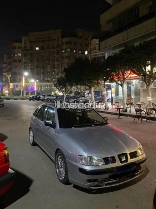 سيات ابيزا 2001 فضي مستعملة للبيع - 2